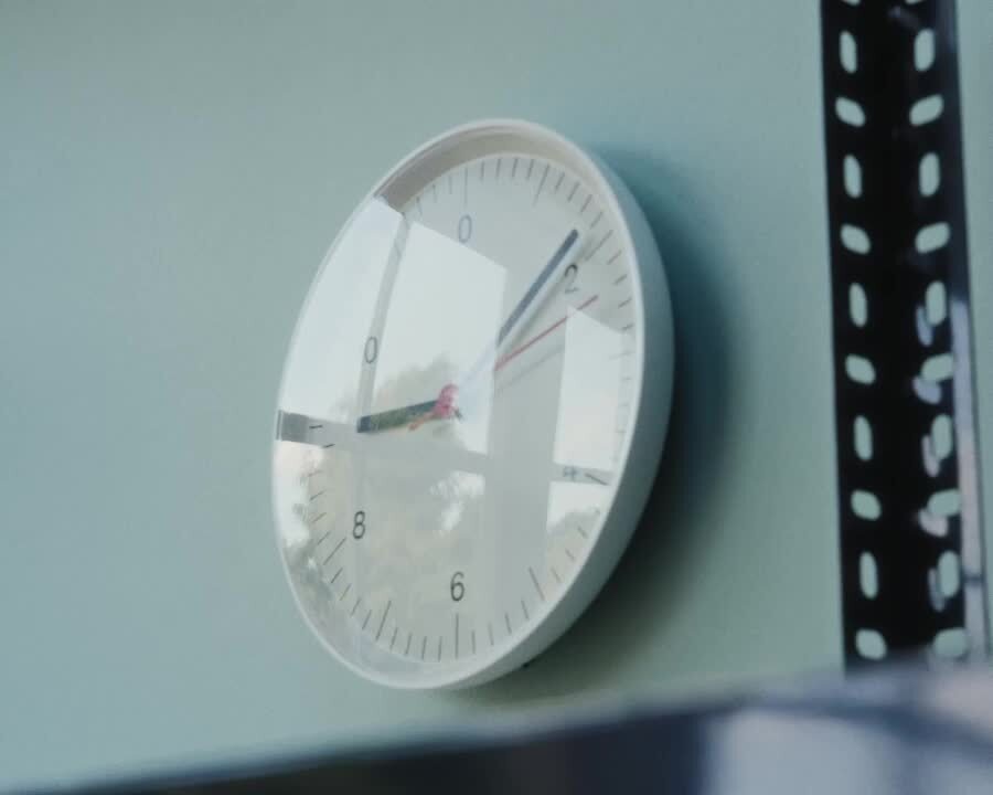 楽天市場】【ポイント2倍】正規品 HAY WALL CLOCK BLACK/BLUE