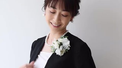 ホワイト・グリーン 造花ブーケ コサージュ付き 134_0001.jpg