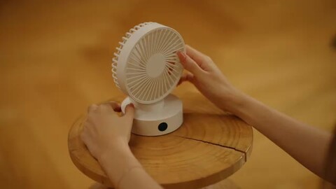 楽天市場】コードレスファン 卓上扇風機 LEDディスプレイ 5段階