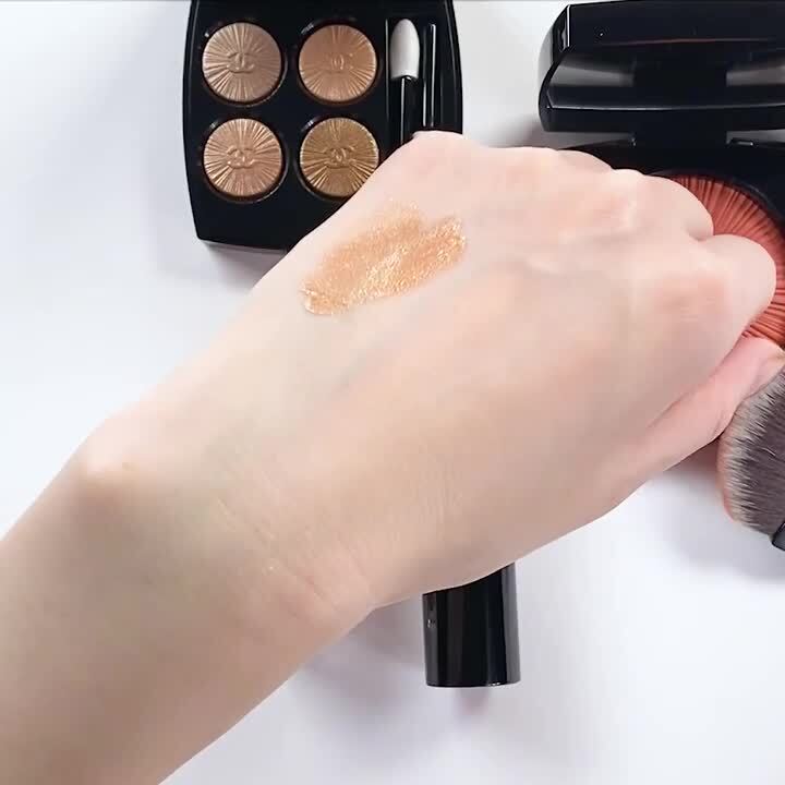 シャネルの2022春は「プロヴァンスの春」。ゴールド×オレンジの暖かな