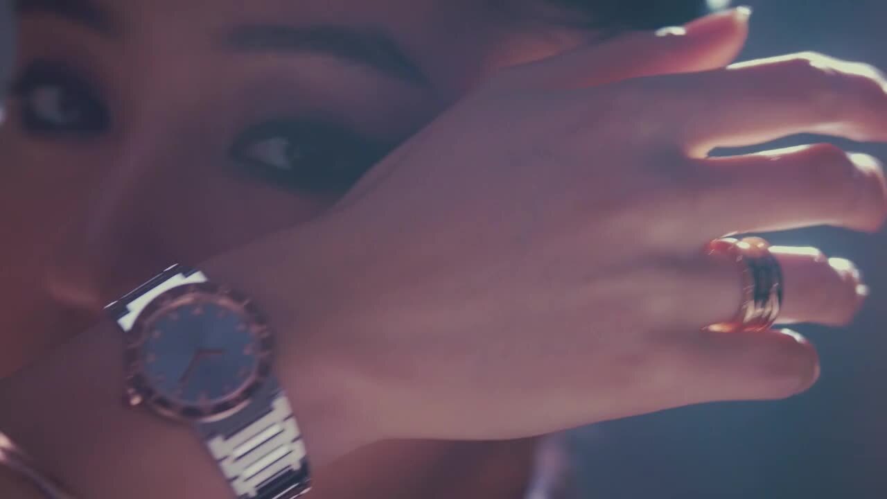 ブルガリ「ビー・ゼロワン」始まりを祝う輝き。| VOGUE JAPAN