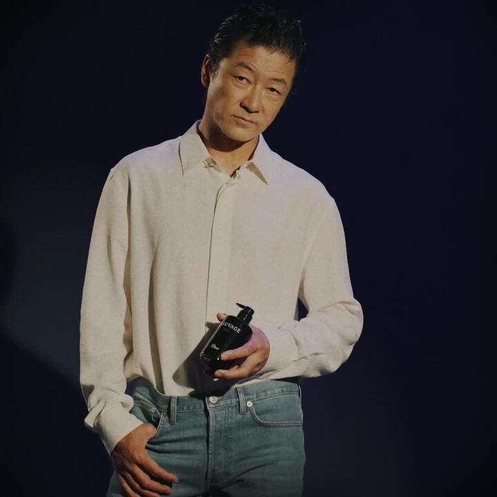 浅野忠信が纏う、語る──「ソヴァージュ」の香りと記憶 | GQ JAPAN