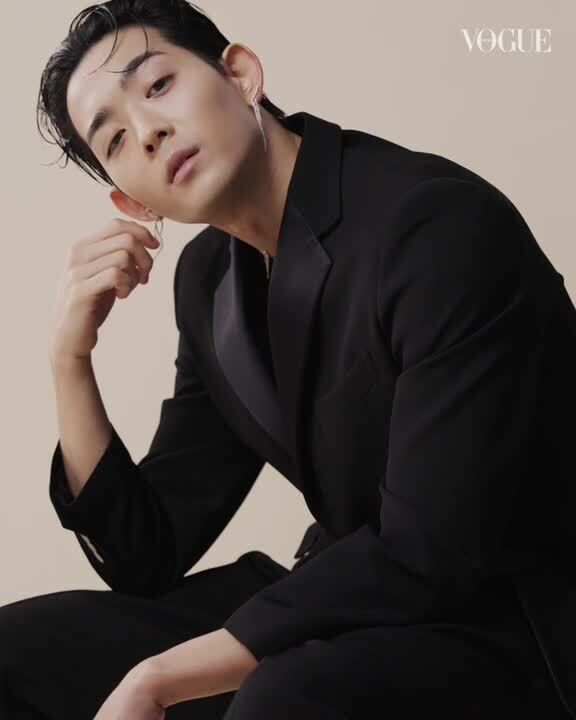 竜星涼、アーカーのジュエリーと呼応する唯一無二の輝き｜ファッション