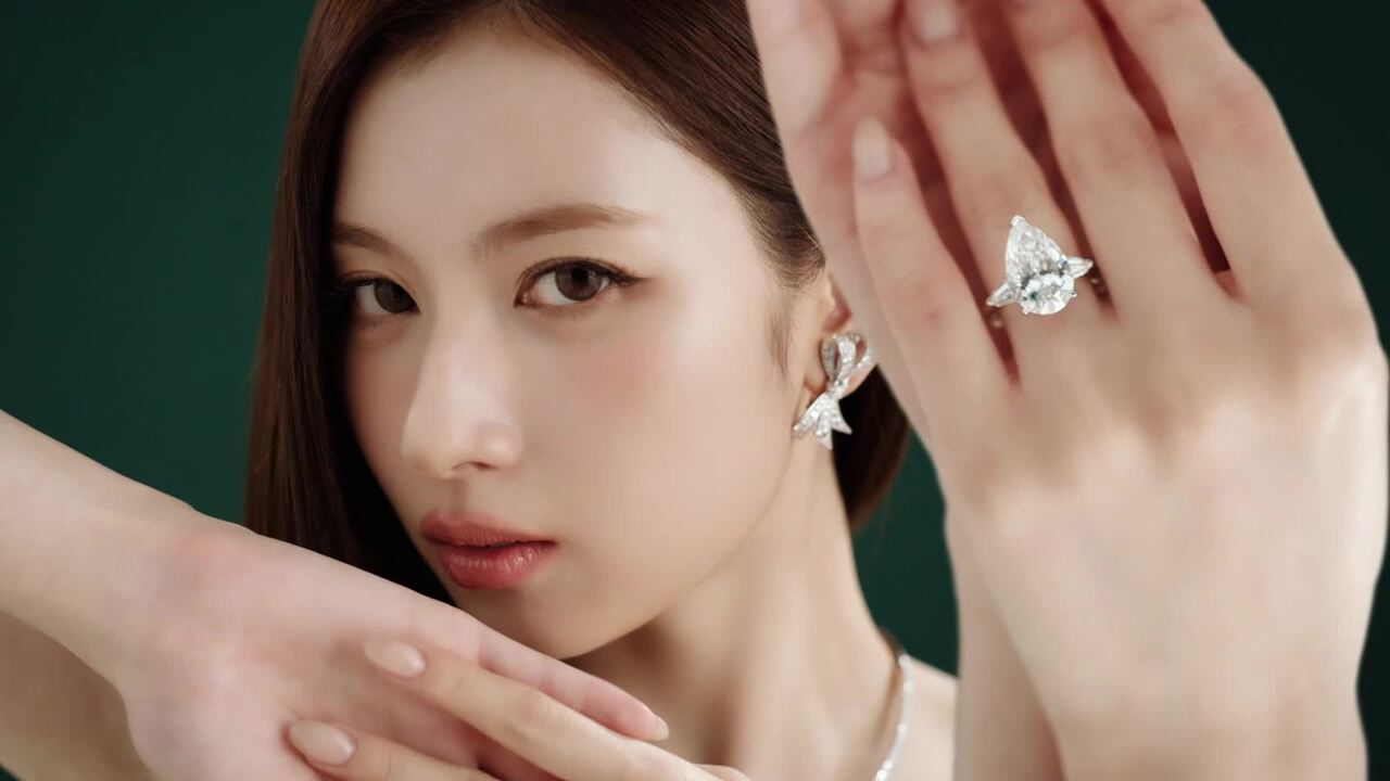 TWICE SANAと輝くホリデーへ 煌めくダイヤモンドと新しい私