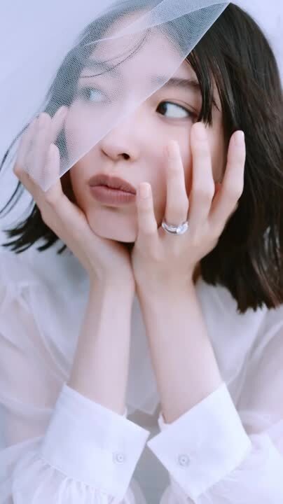 茅島みずきが恋する、「シャネル」のブライダルリング | ELLE mariage