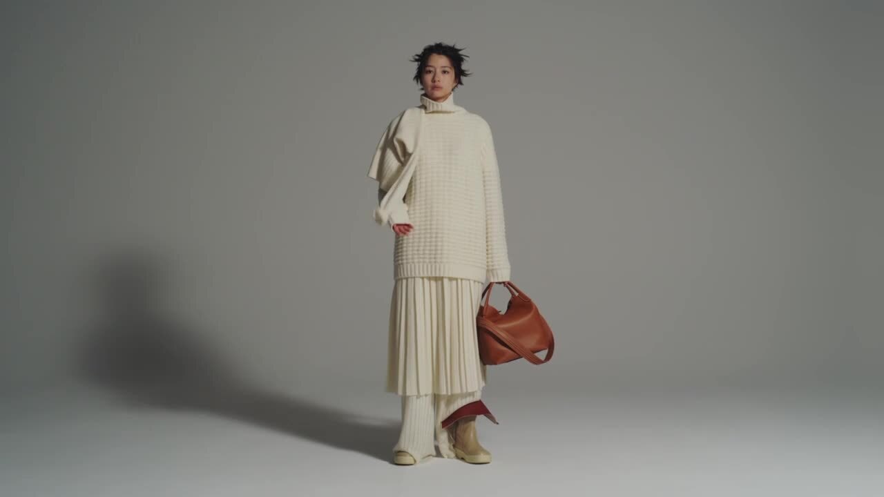 佐久間由衣と「ロロ・ピアーナ」、優しさと強さをレイヤードする