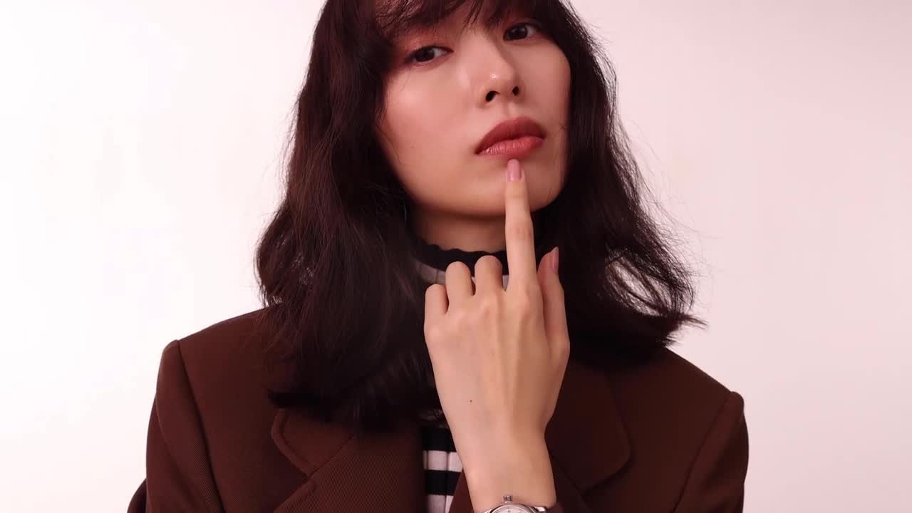 戸田恵梨香が「ロンジン」と刻む、エレガンスの本質 | ELLE［エル