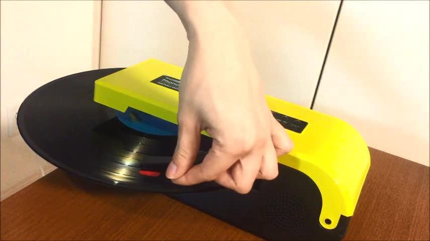 持ち運べる”レコードプレーヤーで、いつでもレコード聴き放題