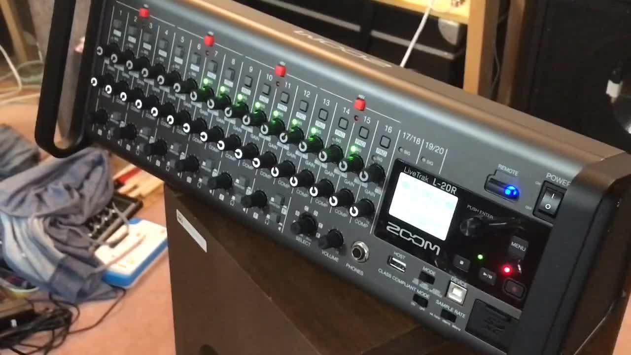 ハマる人には最高です。』 ZOOM LiveTrak L-20R しげ蔵ZXさんの