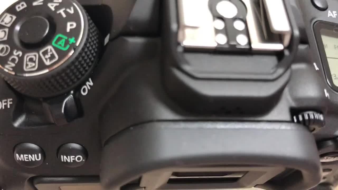 EOS 80D ボディのみ（液晶モニター不具合品） EOS 80D ボディのみ（液晶モニター不具合品） - メルカリ