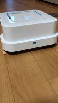 iRobot ブラーバ ジェット 240 B240060 iRobot Braava Jet 240 Superior Robotic Mop App Enabled, Precision