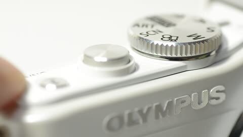 電源を切るときになる異音?』 オリンパス OLYMPUS PEN Lite E 電源を切るときになる異音?』 オリンパス OLYMPUS PEN Lite E