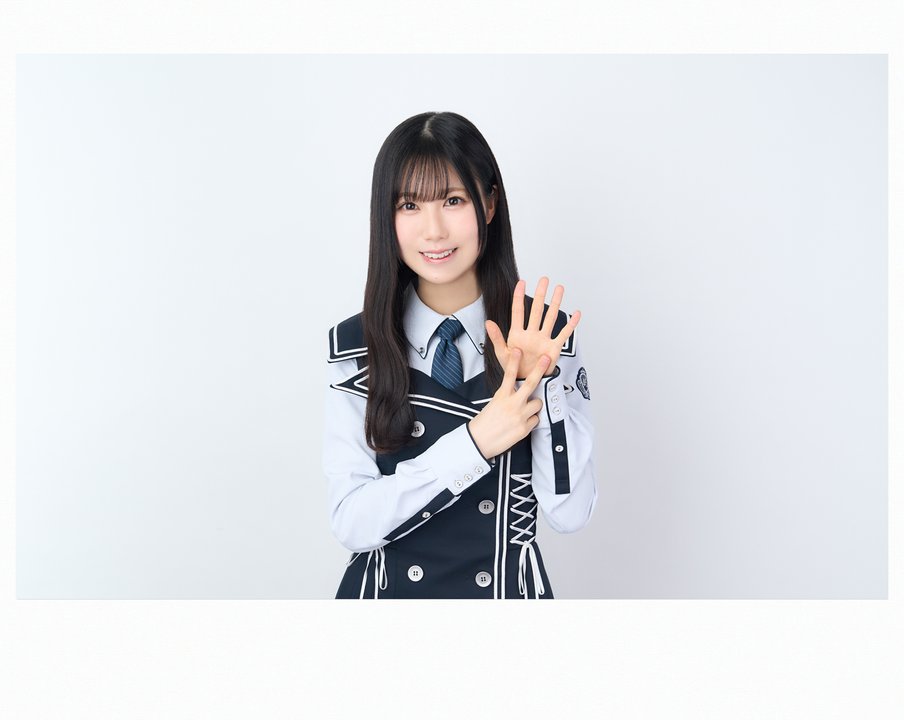 鶴崎 仁香 | メンバー | 日向坂46公式サイト