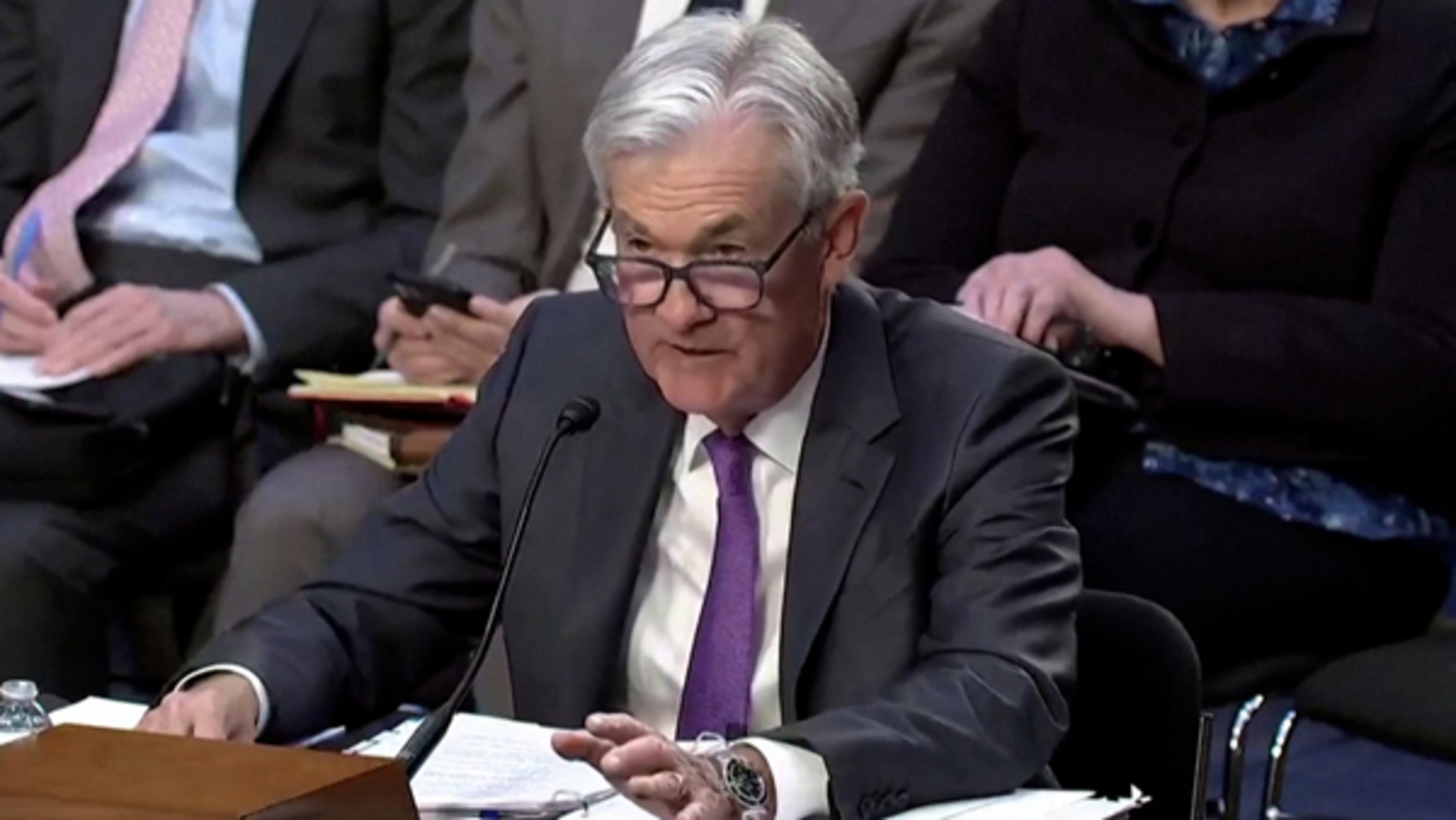 パウエルFRB議長「利上げペース加速も」 議会証言で - 日本経済新聞