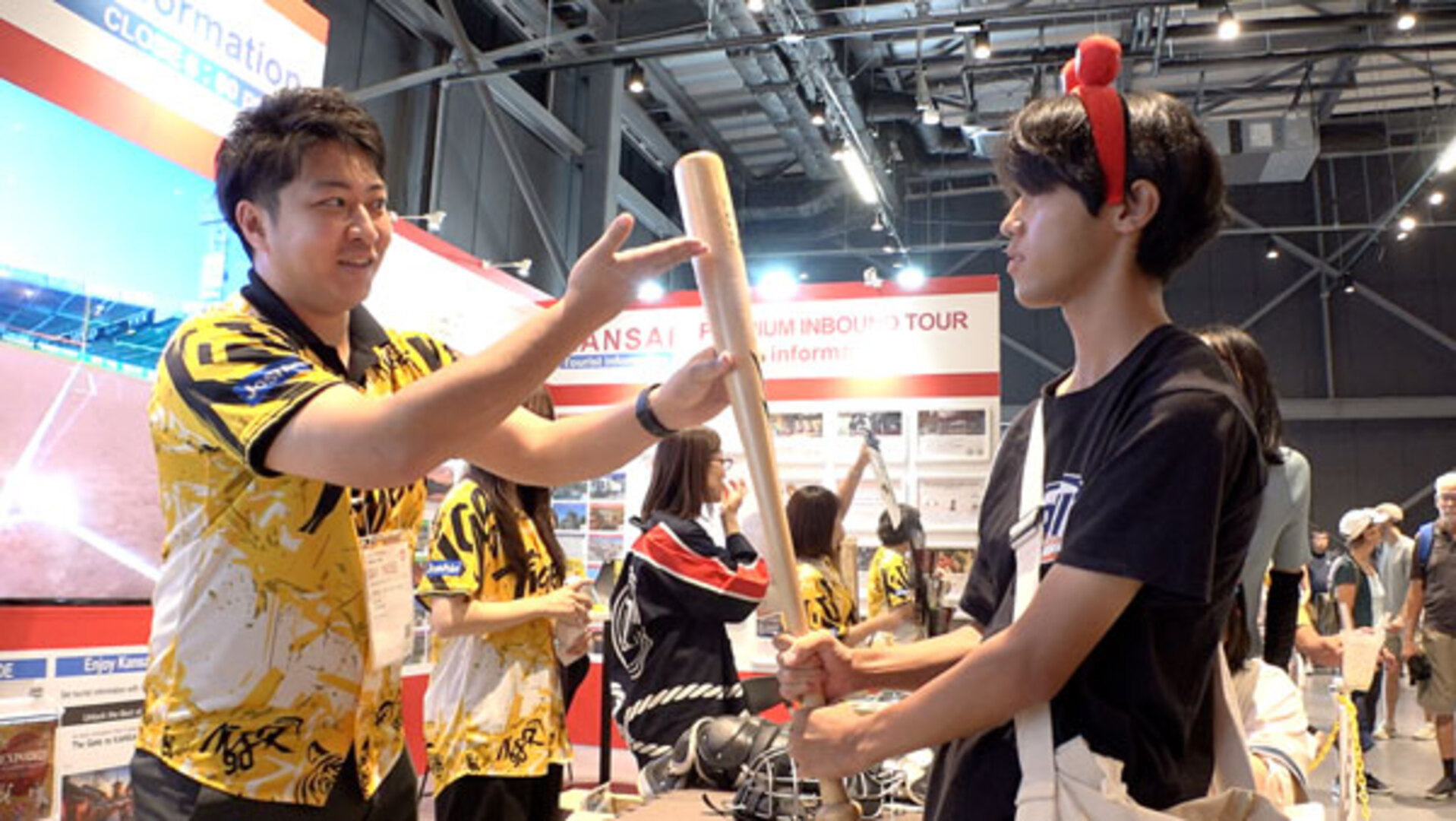 大阪万博会場でも阪神タイガース 大山悠輔選手のバットなど展示 - 日本