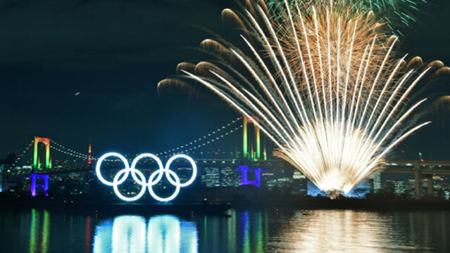 五輪まで半年 花火やライトアップで祝う 東京 台場 日本経済新聞