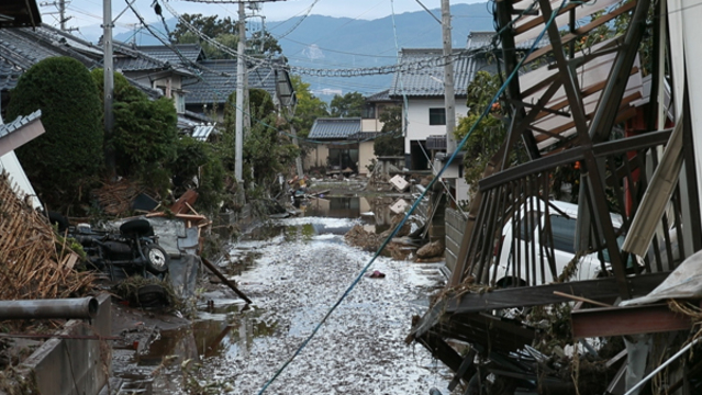 台風19号、宅配停止・携帯障害続く 拠点浸水や停電 - 日本経済新聞