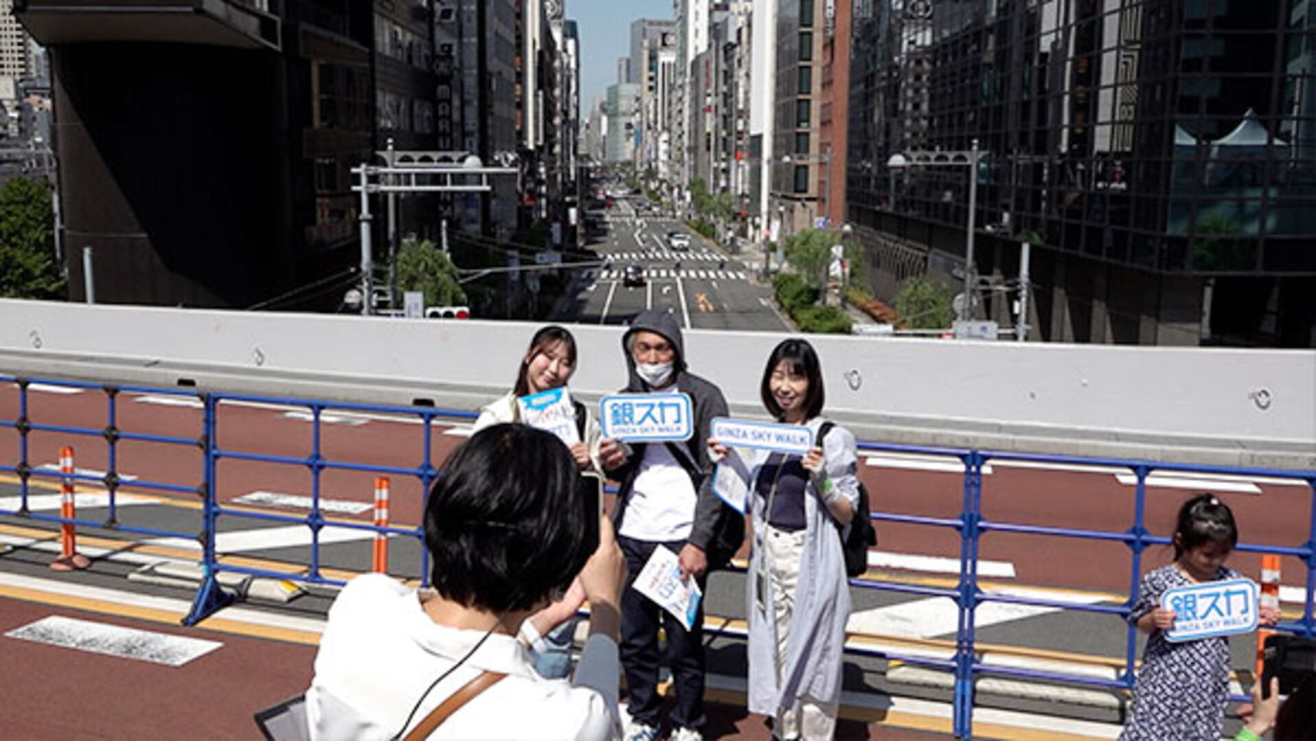 銀座の街を空中散歩 東京都、KK線の歩行体験企画 - 日本経済新聞