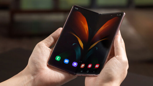 サムスン、折り畳みスマホで新製品 21万円で発売 - 日本経済新聞