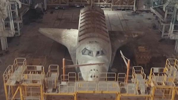 潜入！砂漠の廃墟に眠る「ソ連のスペースシャトル」 - 日本経済新聞