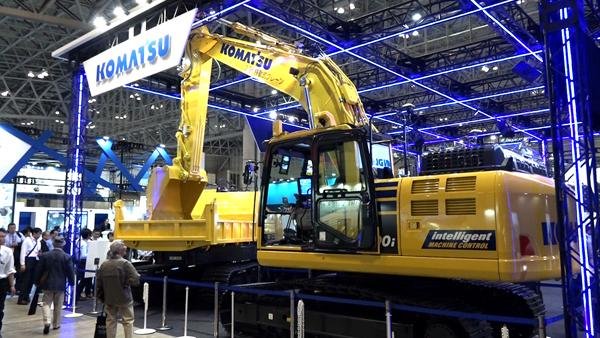 コマツ、無人建機を開発 AIでショベルとダンプ協調 - 日本経済新聞