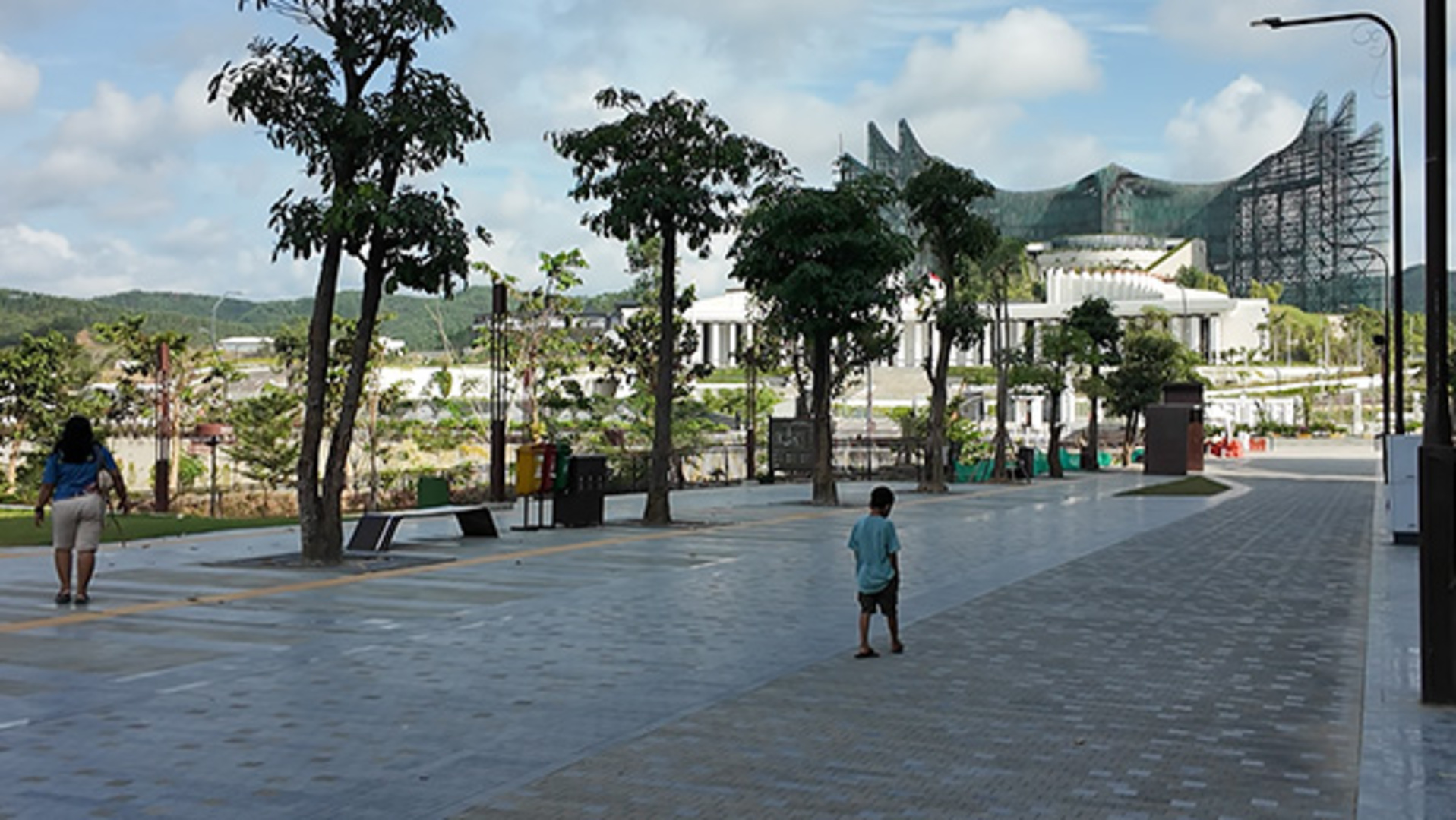 インドネシアの新首都ヌサンタラ、人がいない｢森の巨大都市｣に 移転構想は政権交代で暗雲 - 日本経済新聞