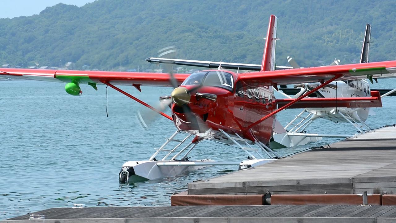 飛ばねえ豚は…宮崎駿監督ら監修、水陸両用機が離陸 [広島県