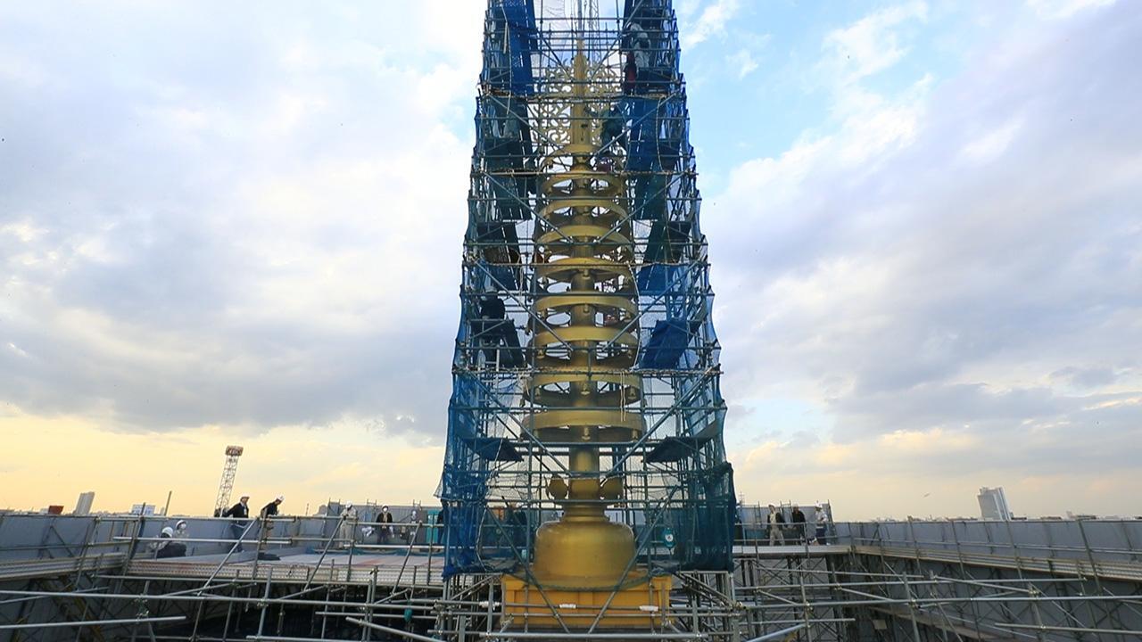 頂上の輝き再び 震災損傷の浅草寺五重塔「相輪」が復旧：朝日新聞