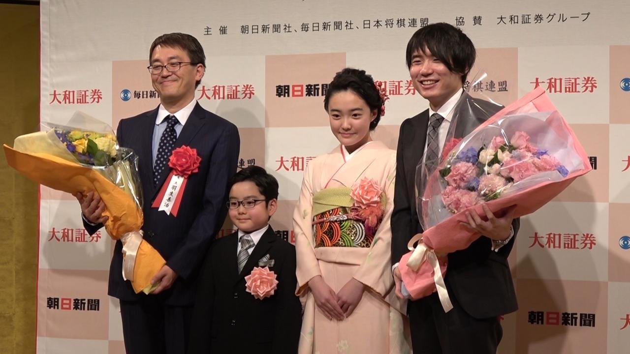 防衛か奪取か、将棋名人戦11日開幕 ファン集う前夜祭：朝日新聞