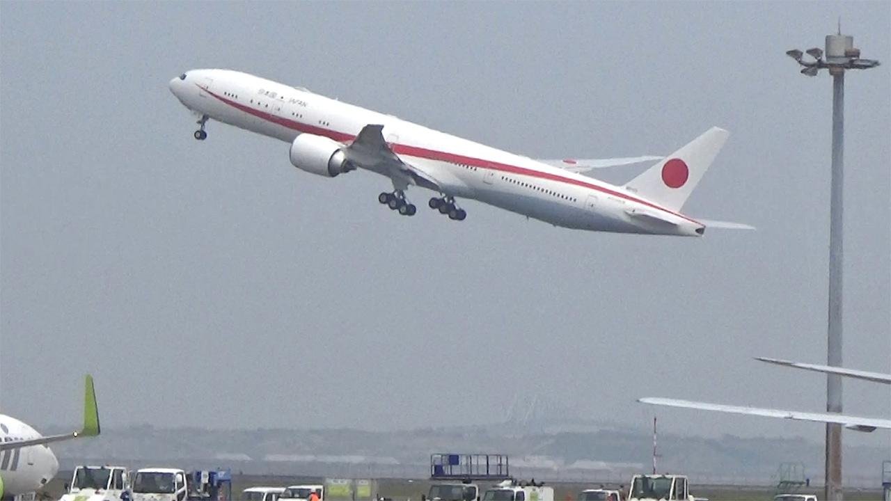 新政府専用機、初の任務飛行 羽田空港を飛び立つ：朝日新聞