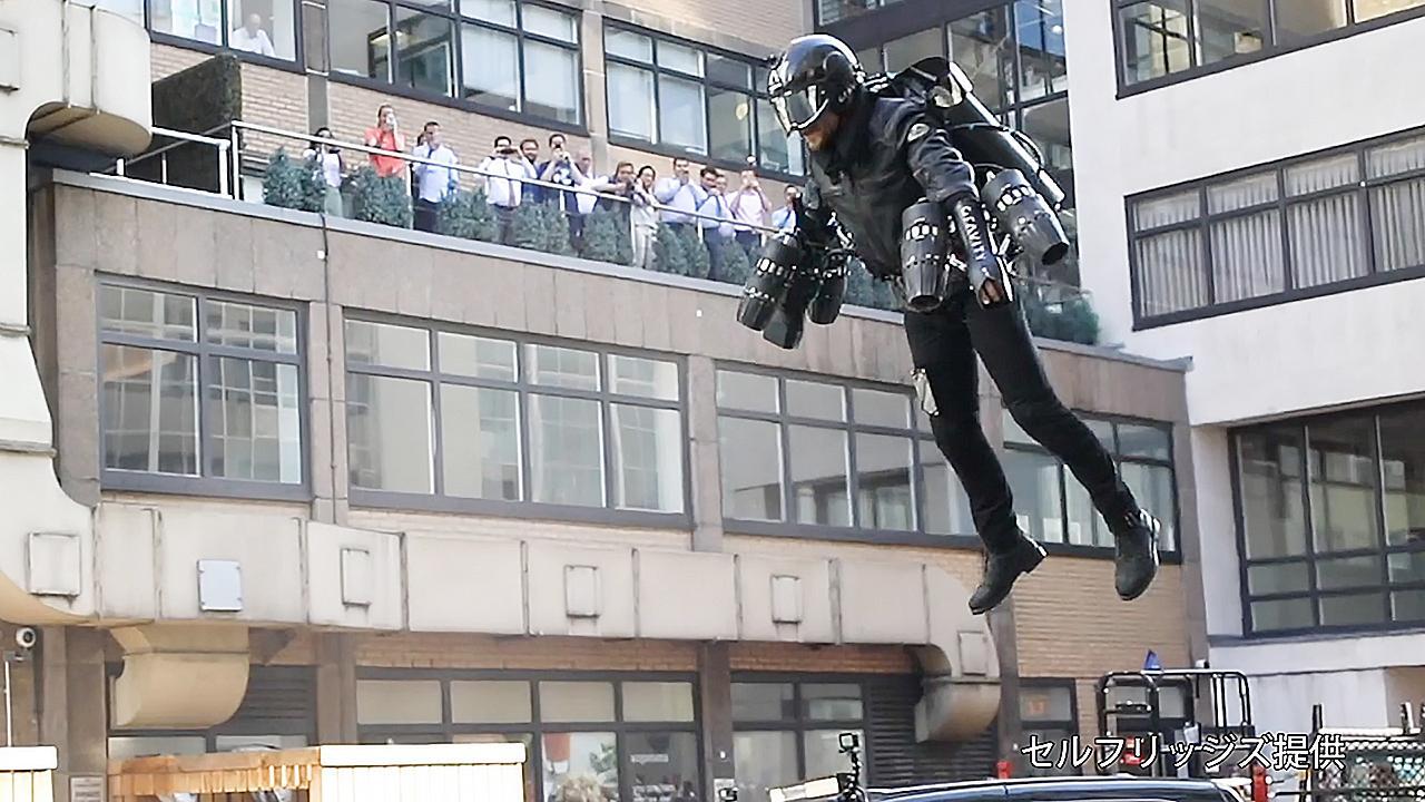 空飛ぶスーツ 英百貨店が発売 飛び方レッスン付き 朝日新聞デジタル