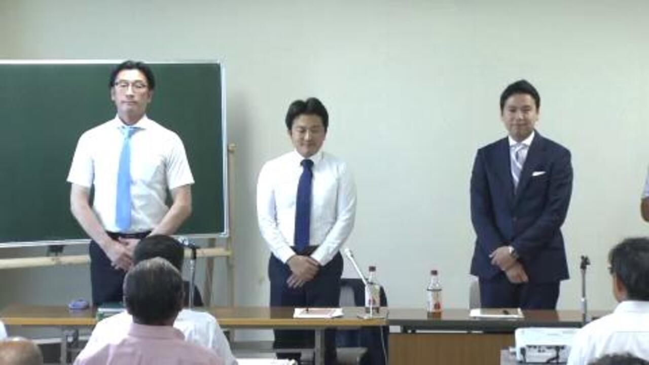 堀井学 