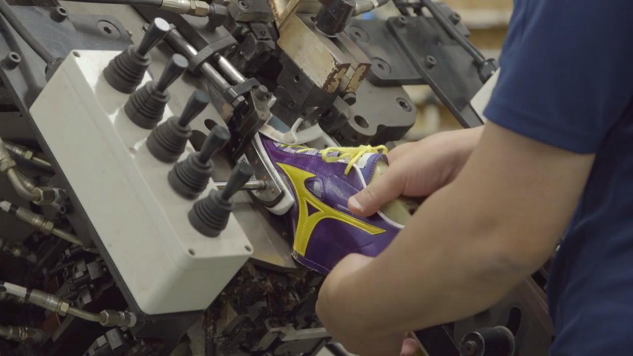 ミズノのものづくり動画～ シューズができるまで｜MIZUNO MAGAZINE