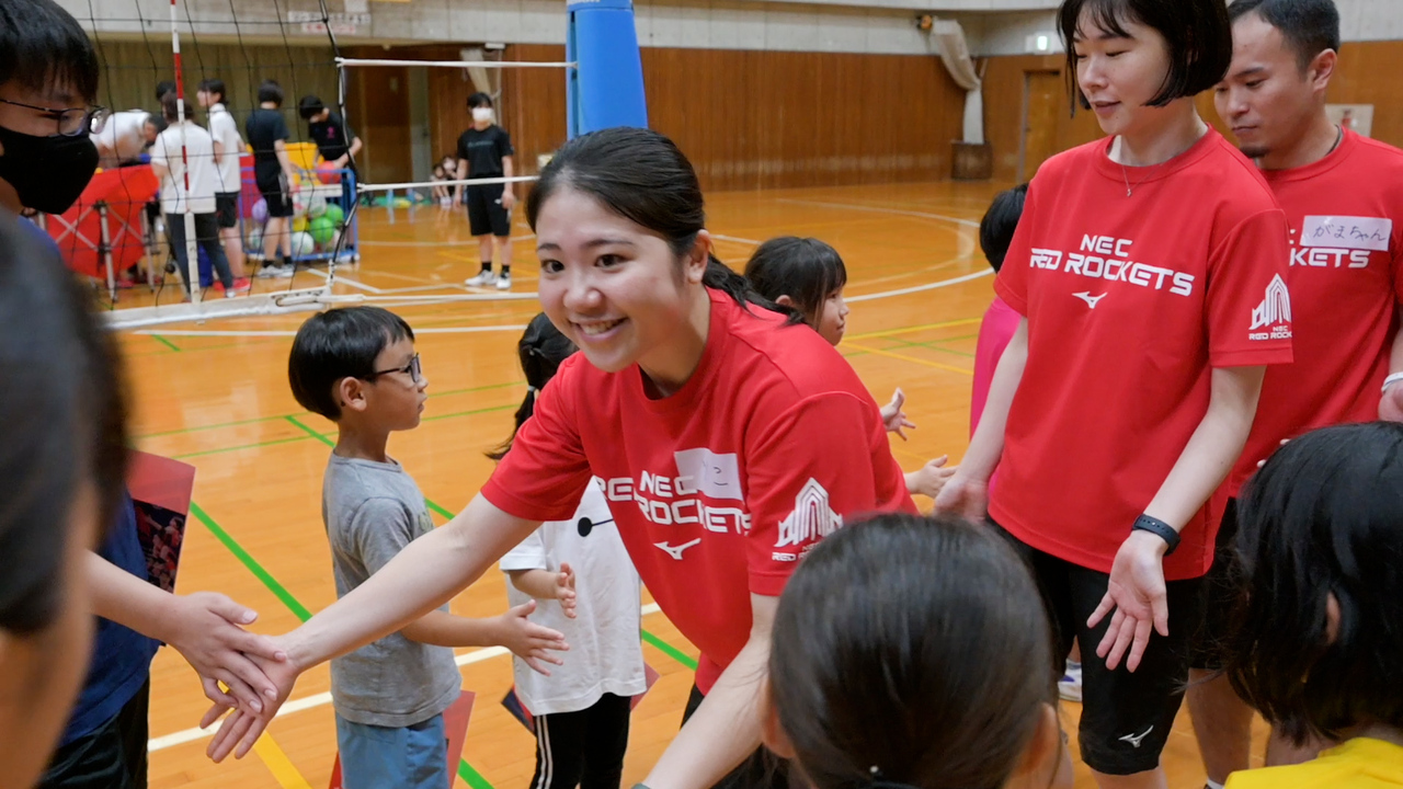 選手サイン入り 嬉しく Tシャツ NECレッドロケッツ