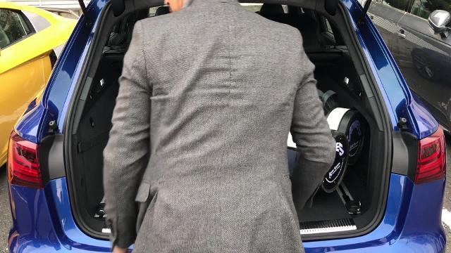 アウディにキャディバッグが何個積めるか試した - BRUDER