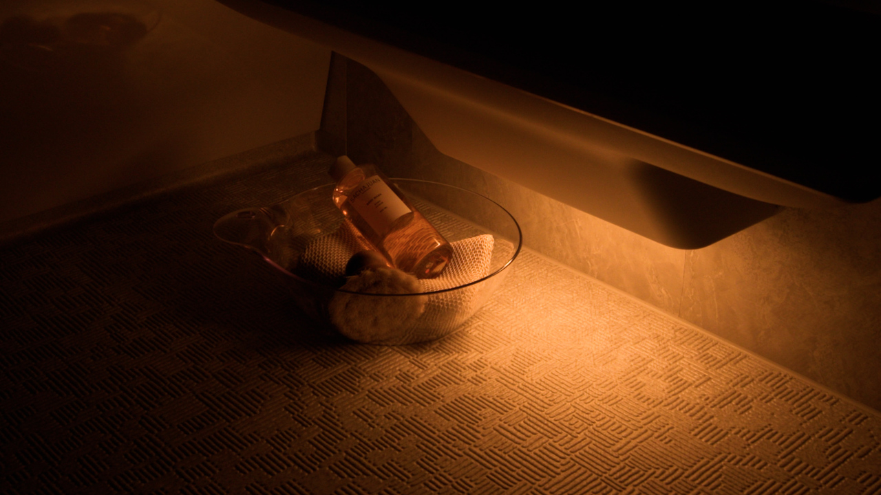 TOTO浴室用ダウンライト4個セット新品未使用 TOTO浴室用ダウンライト4個セット新品未使用