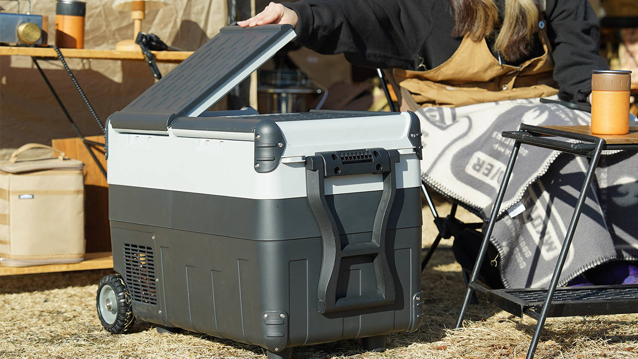 THORR ポータブル冷蔵庫　オリーブ＆ダークグレー 30L Amazon | THORR ポータブル冷蔵庫 車載冷蔵庫 30L 【バッテリー