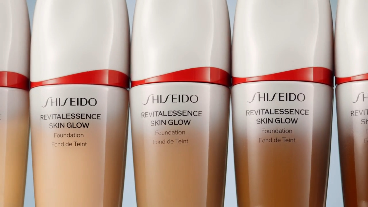 楽天市場】SHISEIDO エッセンス スキングロウ ファンデーション 特集