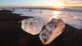 朝日浴び輝く氷塊　ジュエリーアイス 今年も出現　豊頃・大津海岸