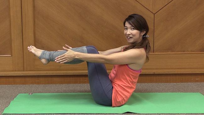 スッキリ かんたんヨガ＞ 本格的な冬に備える 船のポーズ（動画