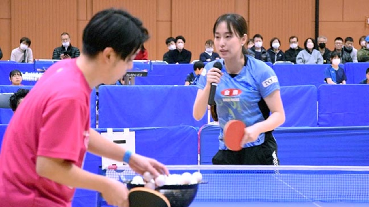卓球元五輪代表 石川佳純さん 千歳でサンクスツアー 中学生と対戦も
