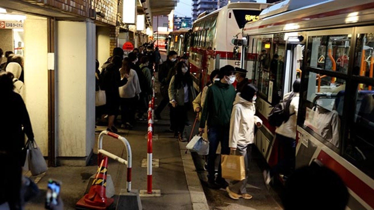 札幌市営地下鉄の南北線車両がパンク　麻生―北２４条間が運休