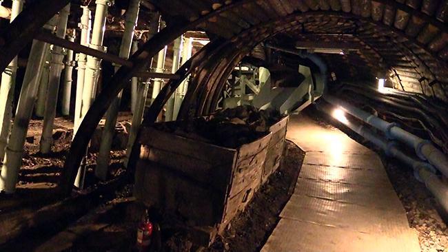 夕張・石炭博物館 模擬坑道 炭鉱技術で復元（動画）：北海道新聞デジタル