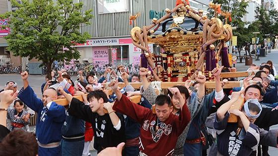 買物公園をみこし渡御 旭川・上川神社例大祭（動画）：北海道新聞デジタル