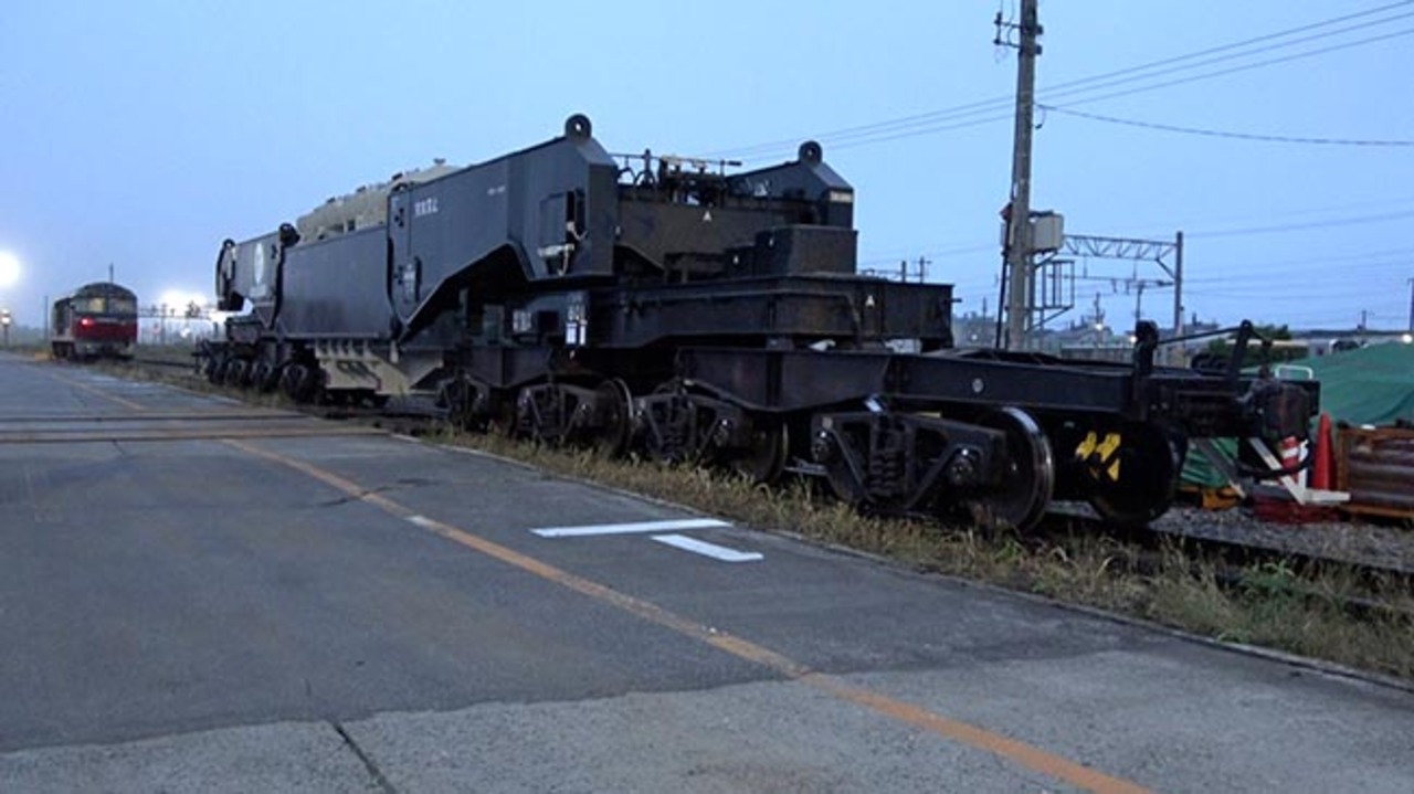 特大貨物」シキ８００形式大物車が７年ぶりに北海道内走る（動画）：北海道新聞デジタル