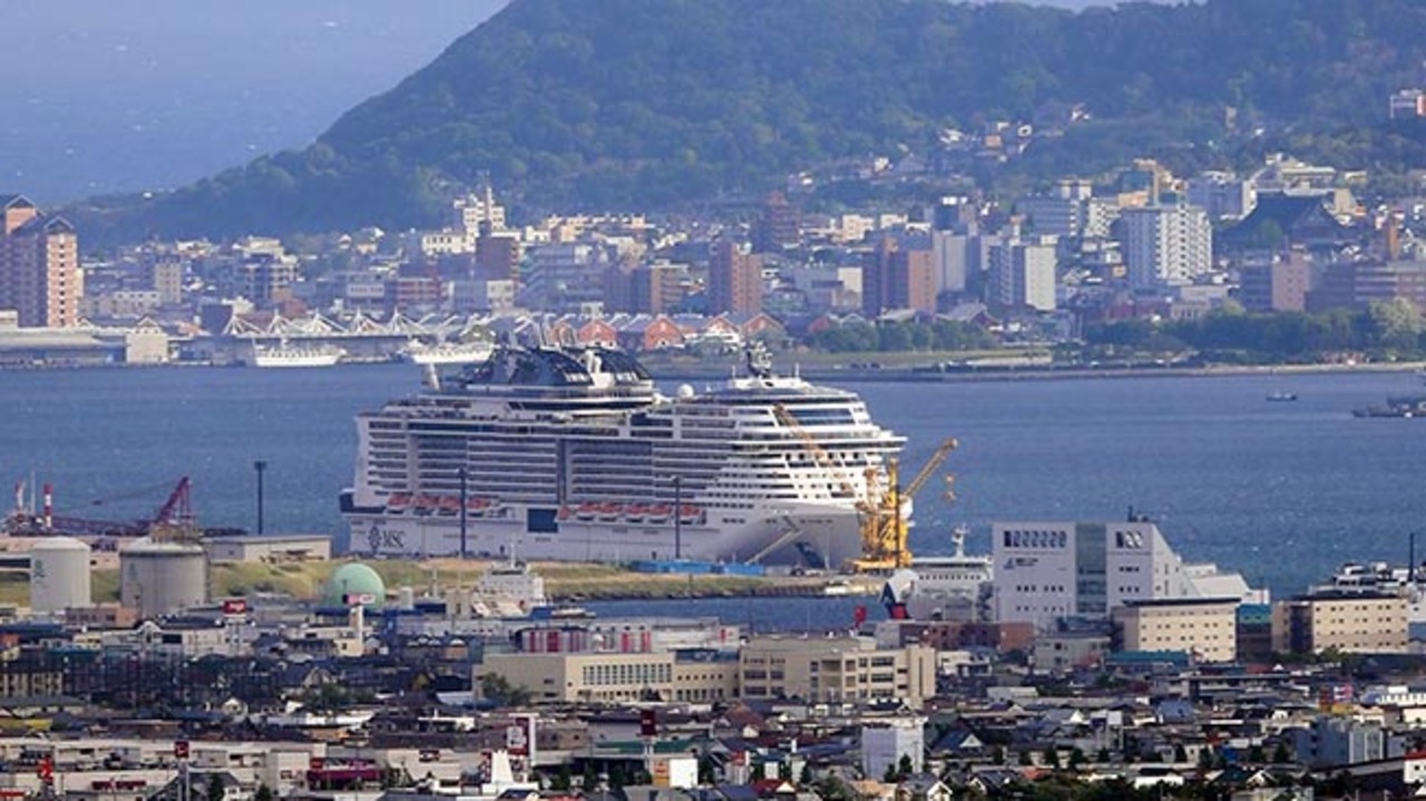 大型クルーズ船が函館に入港　本年度最大