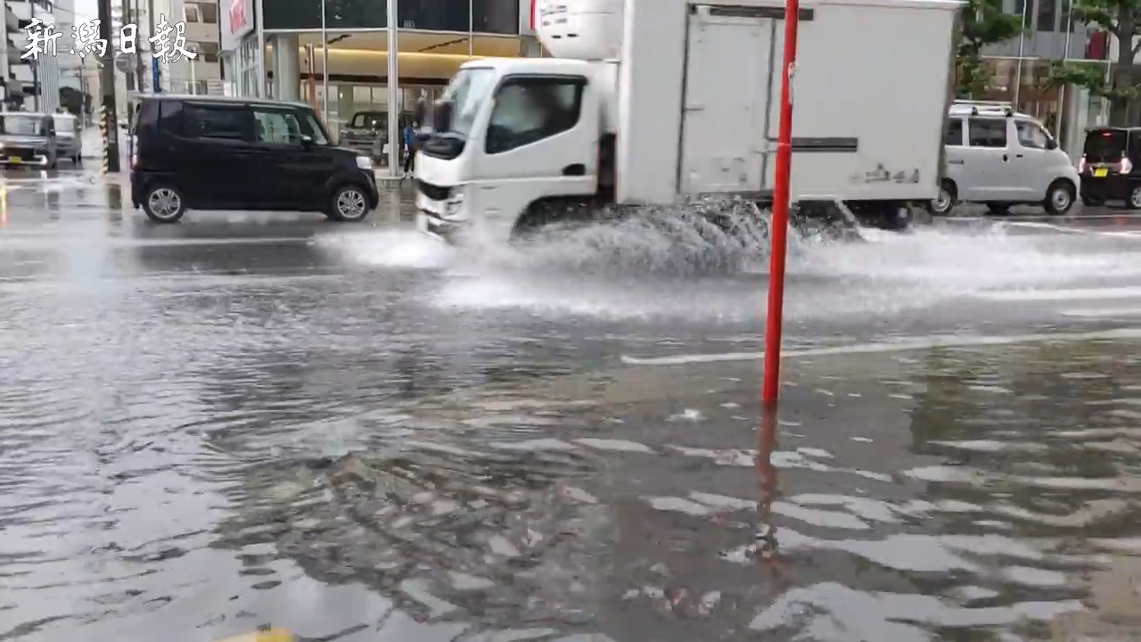 写真・動画で見る］水、水、水…新潟の早朝を襲ったゲリラ豪雨の衝撃（7月25日） | 新潟日報デジタルプラス