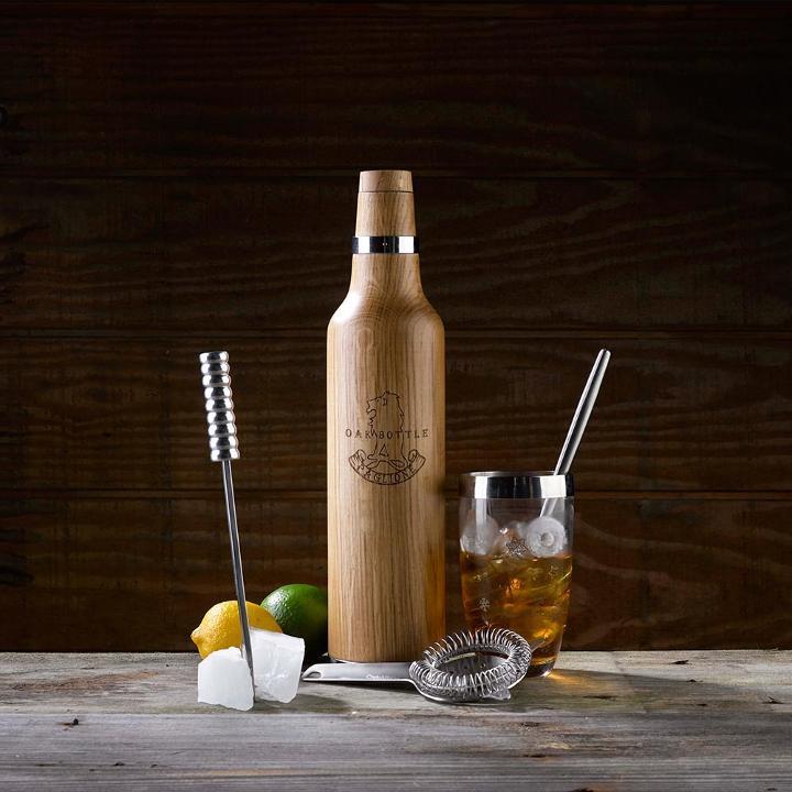自宅で簡単に熟成ワインを楽しめる魔法のボトル「Oak Bottle