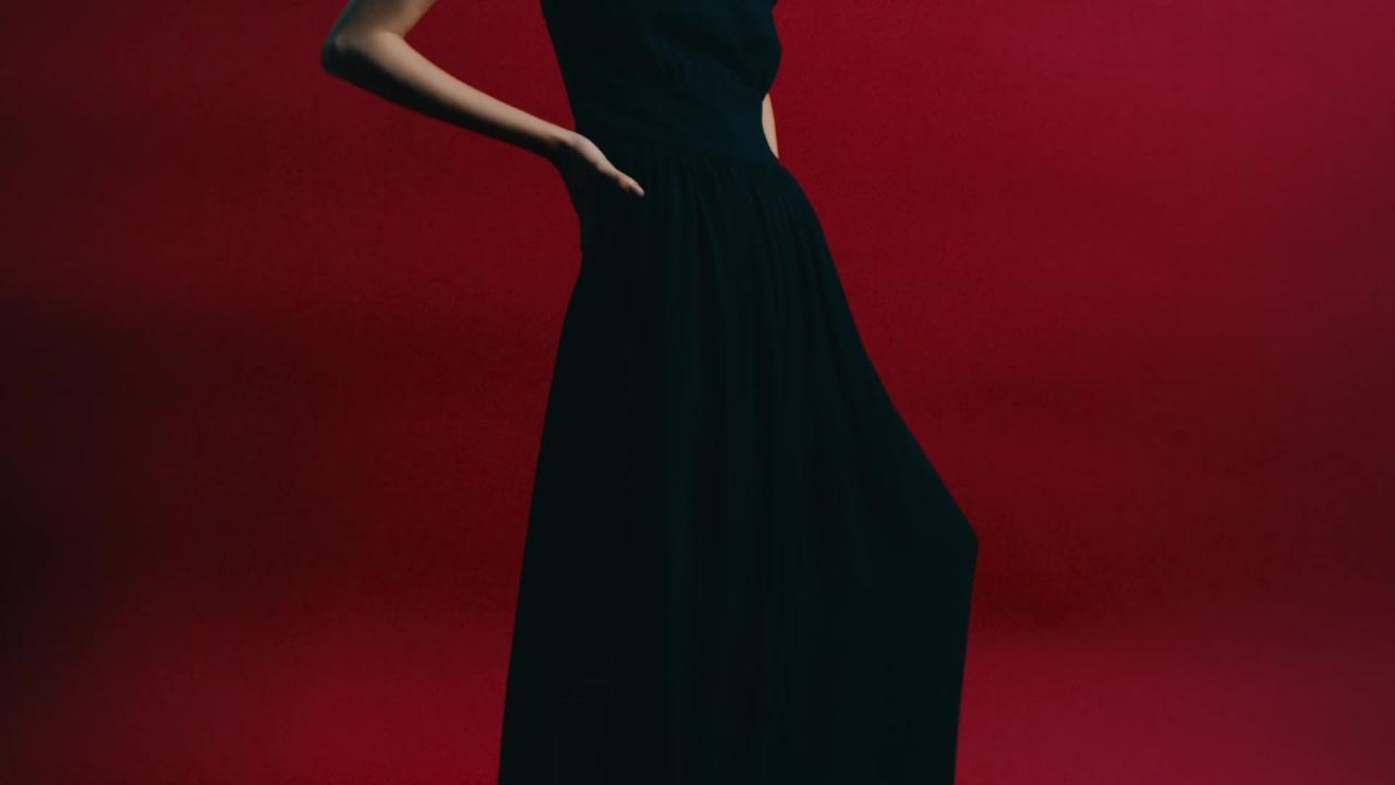 Passion on Runway バックステージから放つ、パーフェクト・レッド