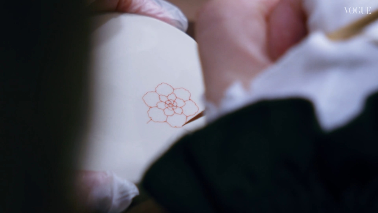 九谷焼に赤絵で新しい命を吹き込む｜ファッション・ビューティー